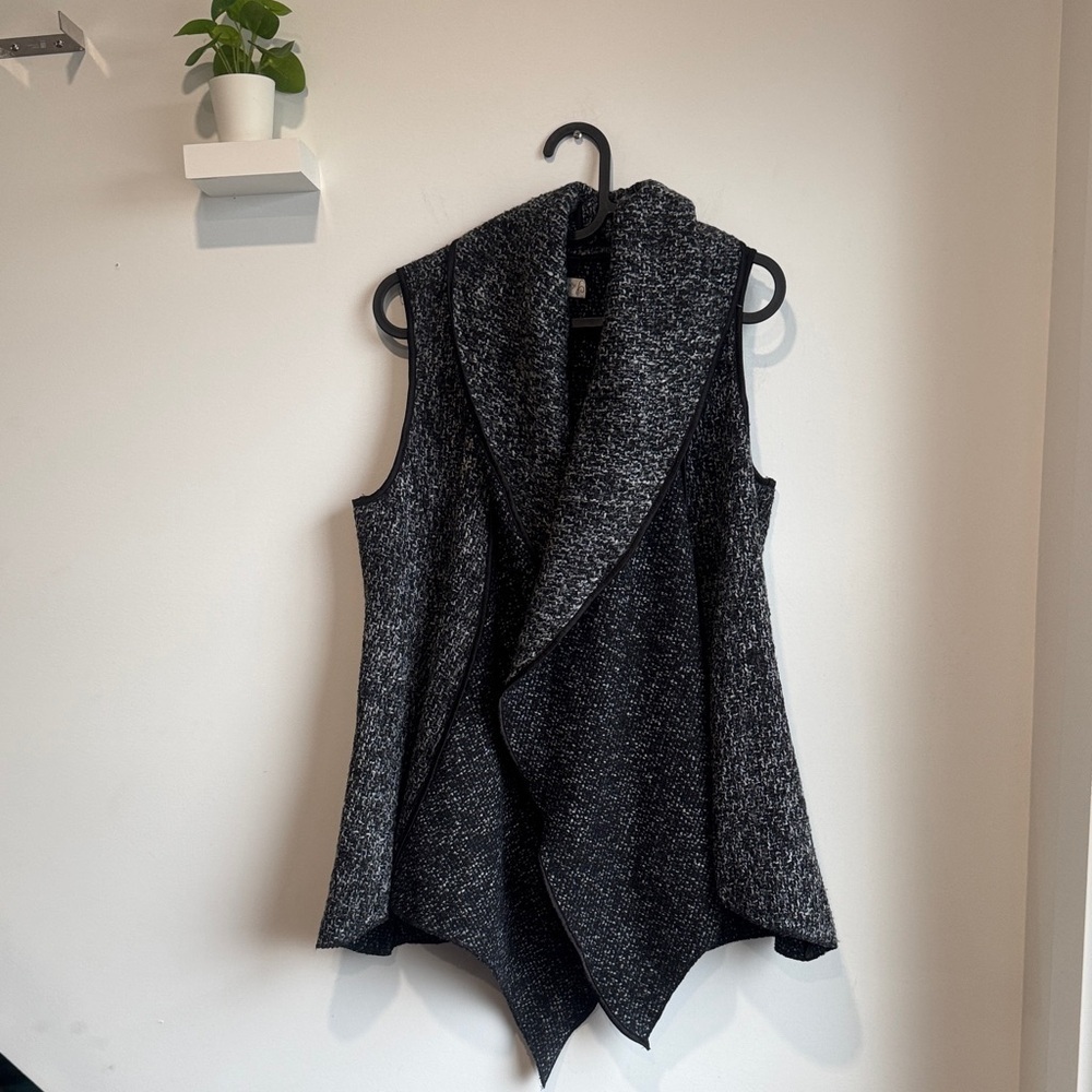 Women's Gray Sleeveless Tweed Vest